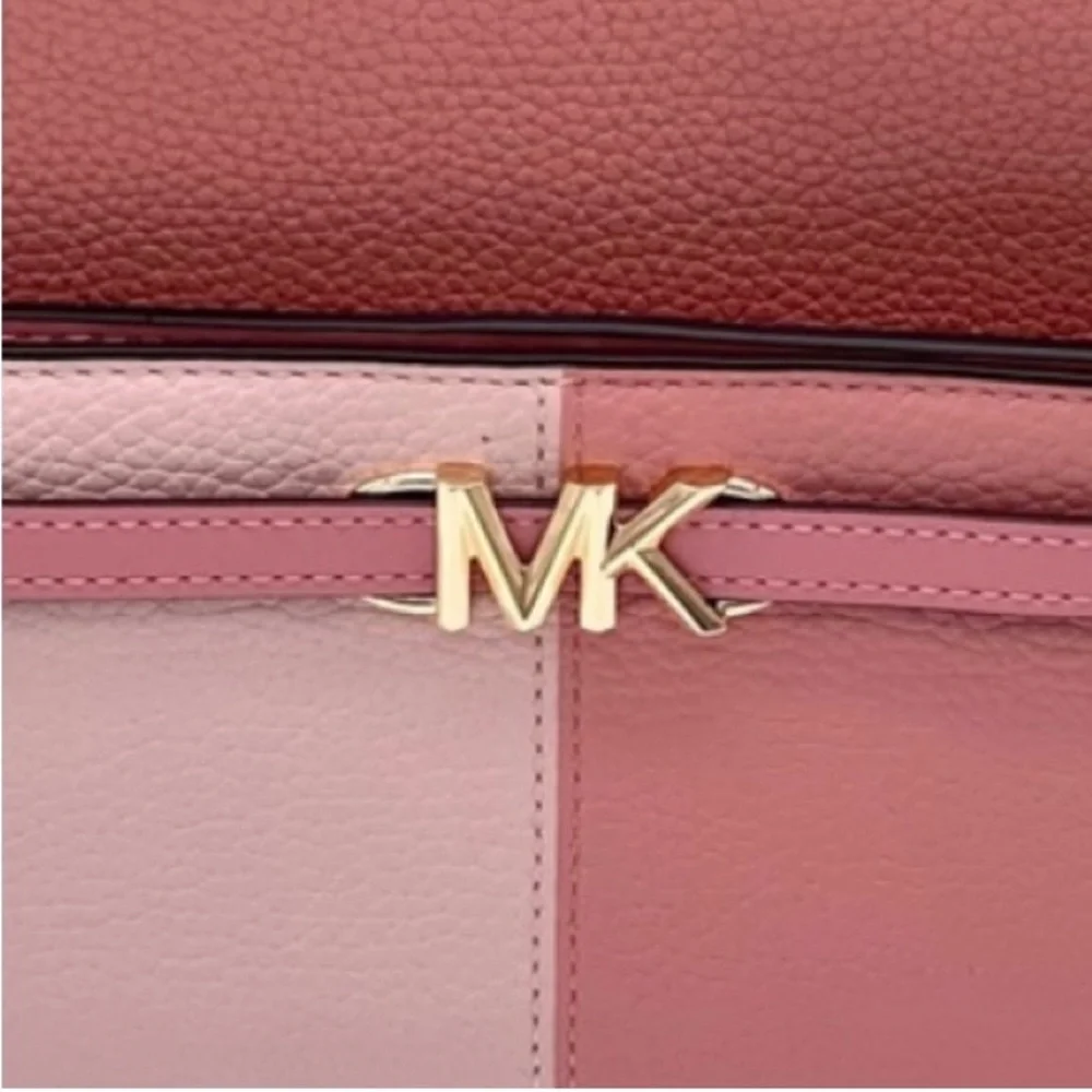 MICHAEL KORS Reed Large Pebbled  Leather Snap Wallet